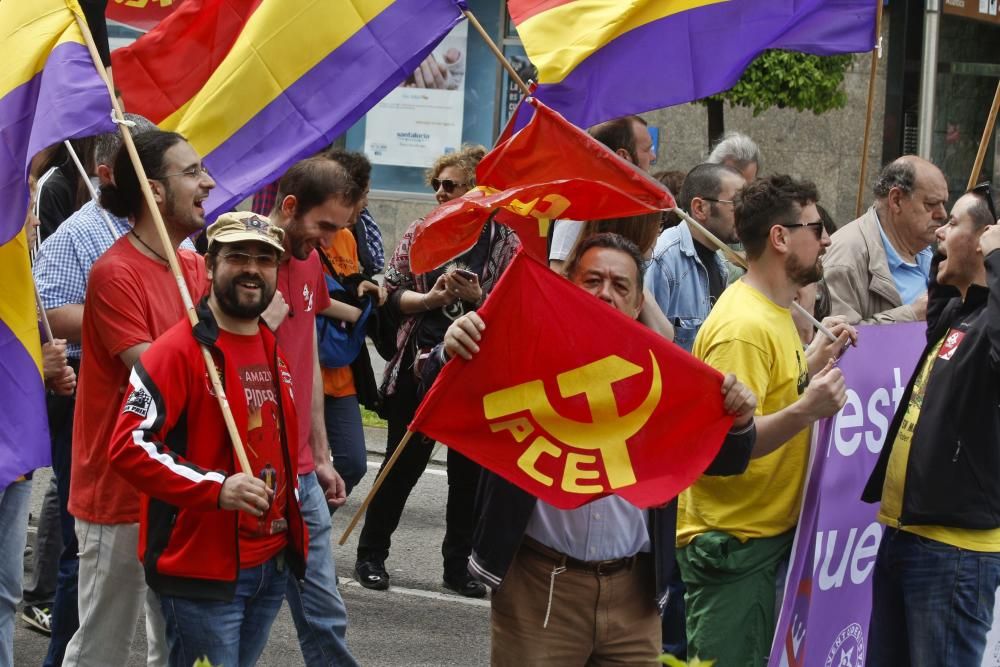 Manifestación "Pasacalles por la digindad" en Gijón