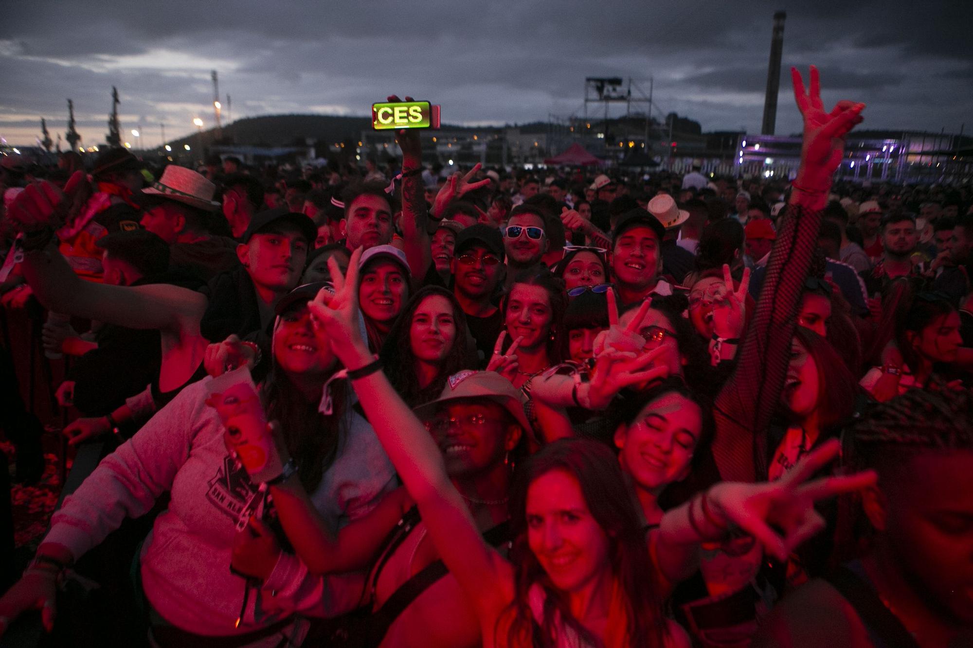 En imágenes: así fue el primer día del Reggaeton Beach Festival de Avilés