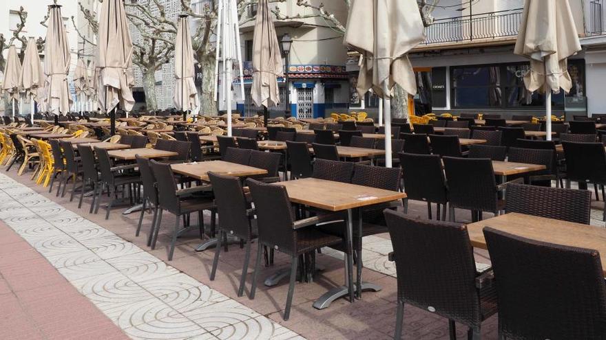 Porta oberta a ampliar l&#039;espai de les terrasses al carrer