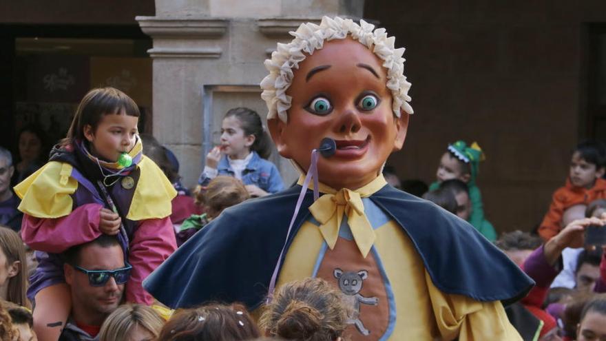 Arribada dels gegants al Carnaval infantil de Solsona. Imatge del 24 de febrer del 2020