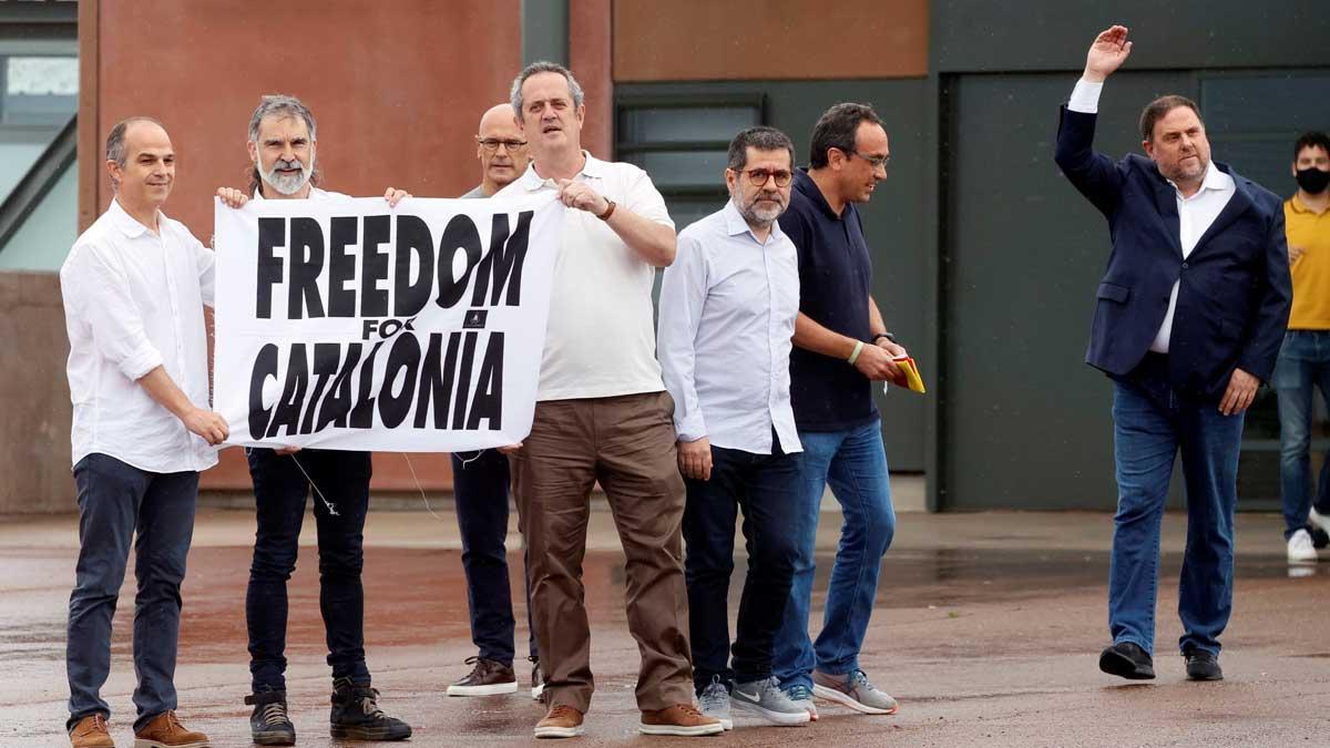 Los presos del 'procés' abandonan la cárcel tras el indulto del Gobierno