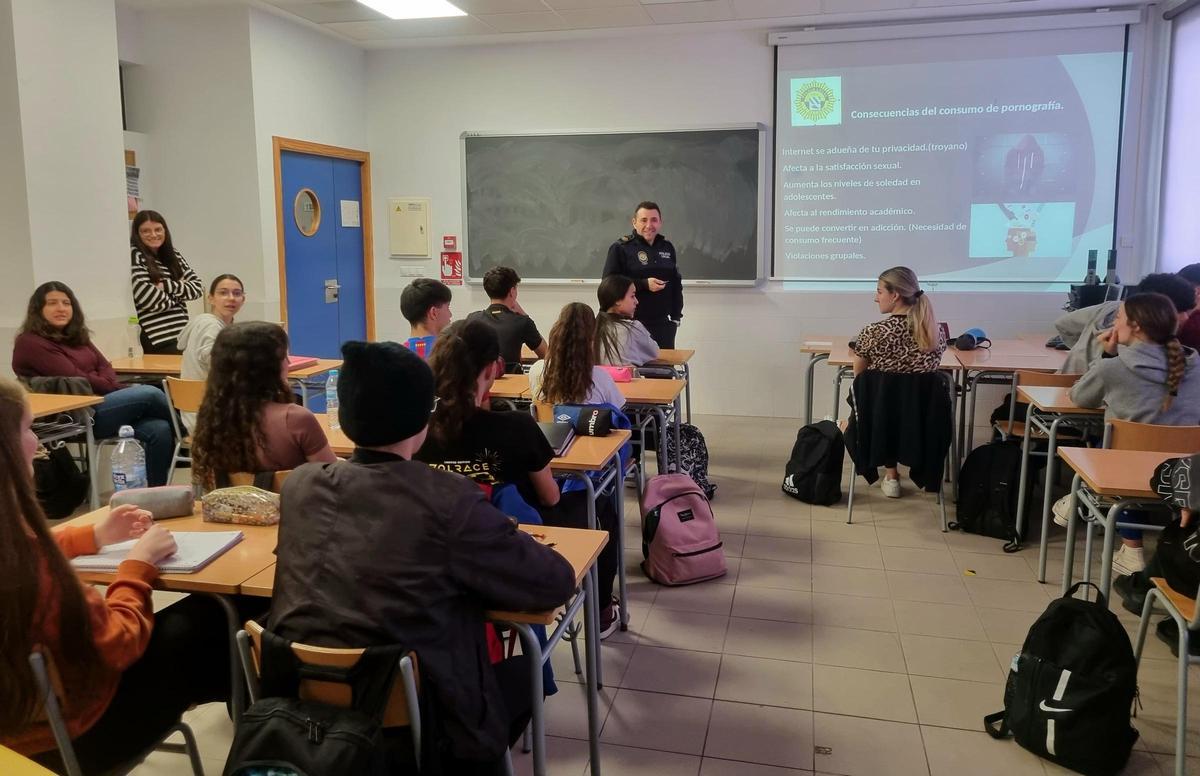 Otra foto de la charla.
