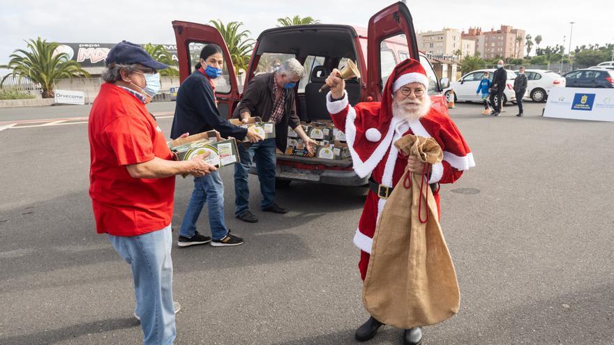 La II Caravana Solidaria del Deporte de Gran Canaria, un éxito de participación con la recogida de más de 1.500 kilos de productos navideños