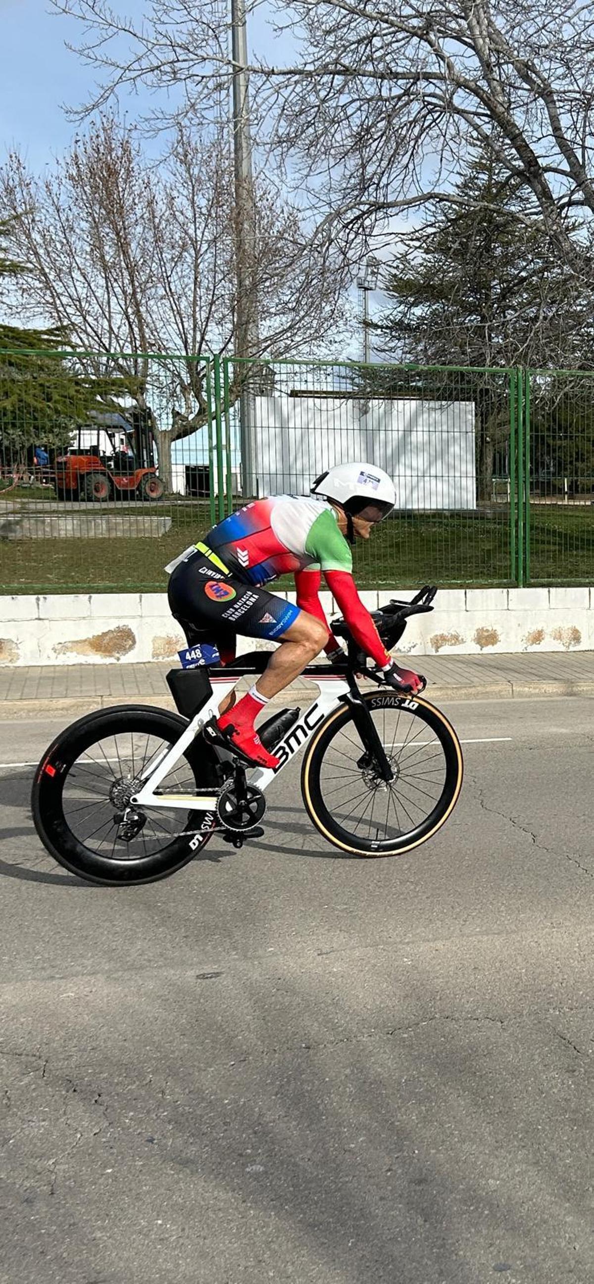 Pere López amb la bicicleta.