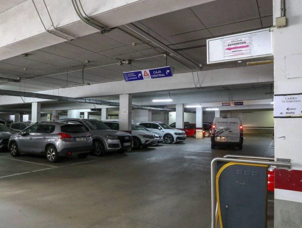 Interior del aparcamiento Xoán XXIII. | IÑAKI ABELLA