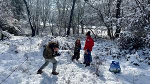 Boles de neu a Begues, l’enveja de Castelldefels per un dia