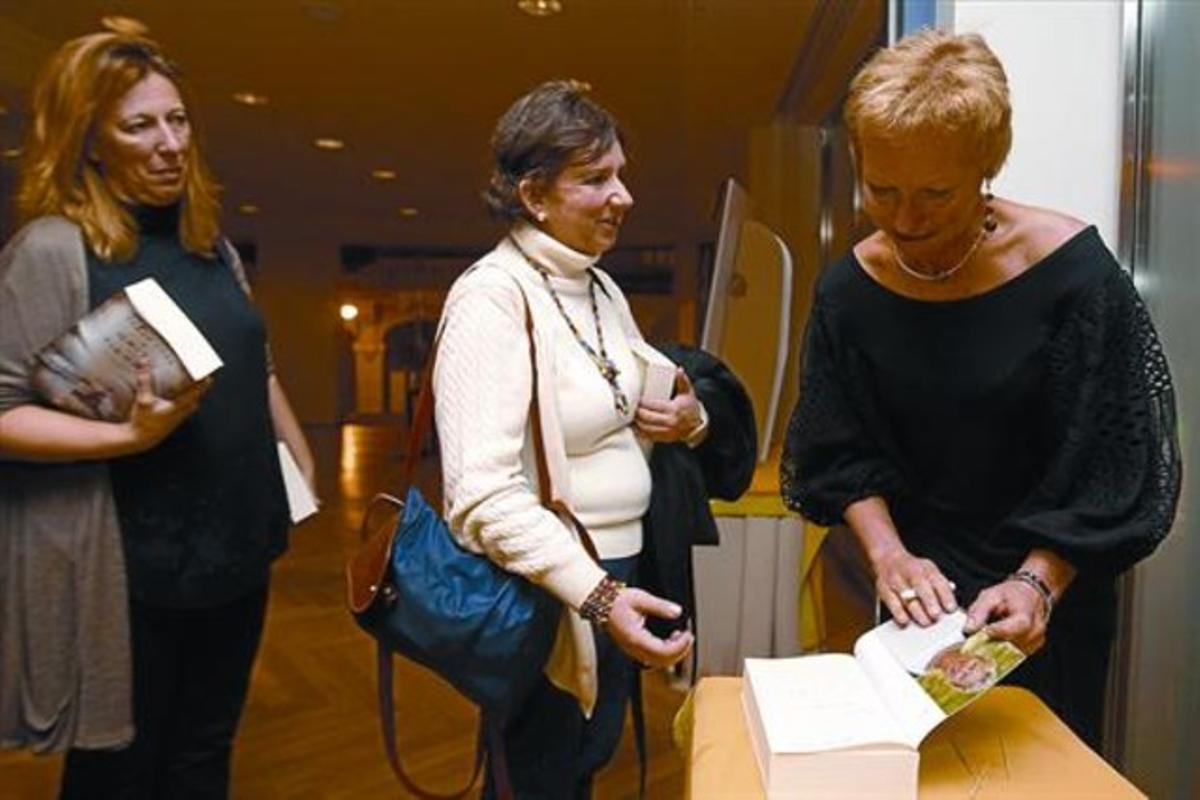 Sarah Lark, dijous a la nit a Madrid, durant la festa literària en què va presentar la seva nova novel·la, ’El crit de la terra’.