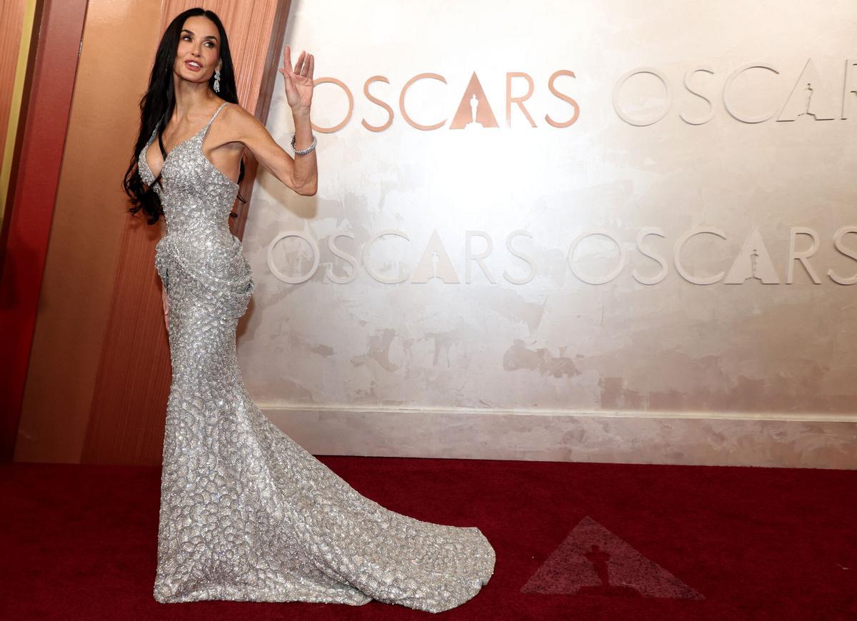 Demi Moore poses during the Oscars arrivals at the 97th Academy Awards in Hollywood, Los Angeles, California, U.S., March 2, 2025. REUTERS/Mario Anzuoni
