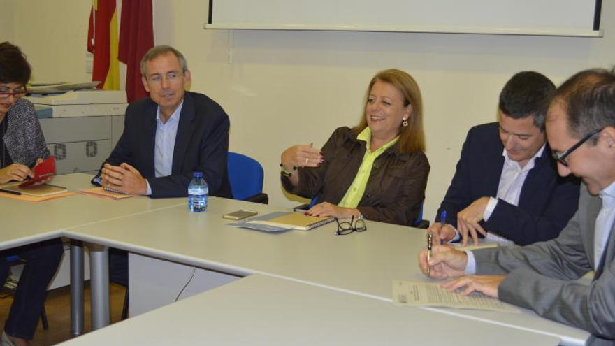 Sánchez-Mora presidió la reunión con los directores de secundaria de la Región.