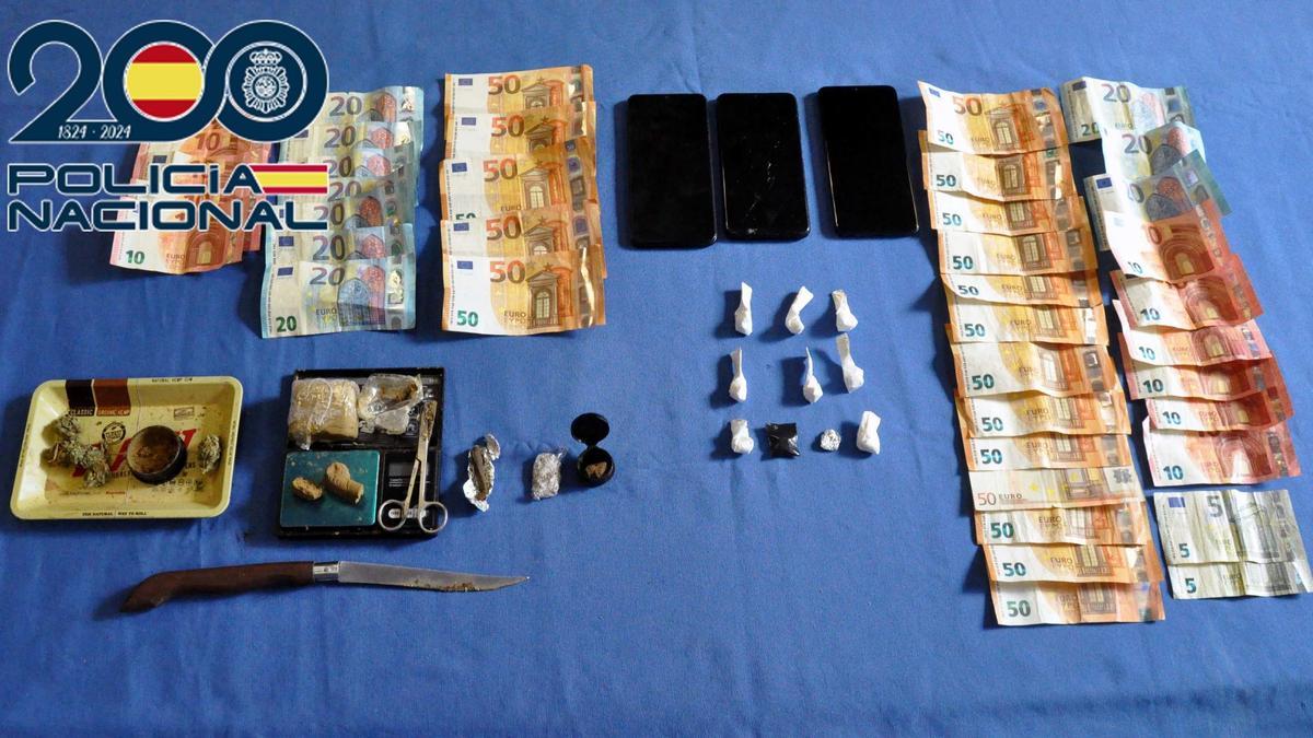 Dinero y droga aprehendidos en Mérida.