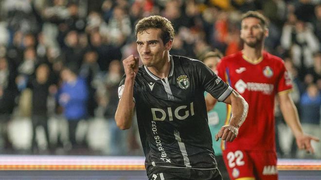 Oficial | Iñigo Córdoba, refuerzo de lujo para el CD Castellón