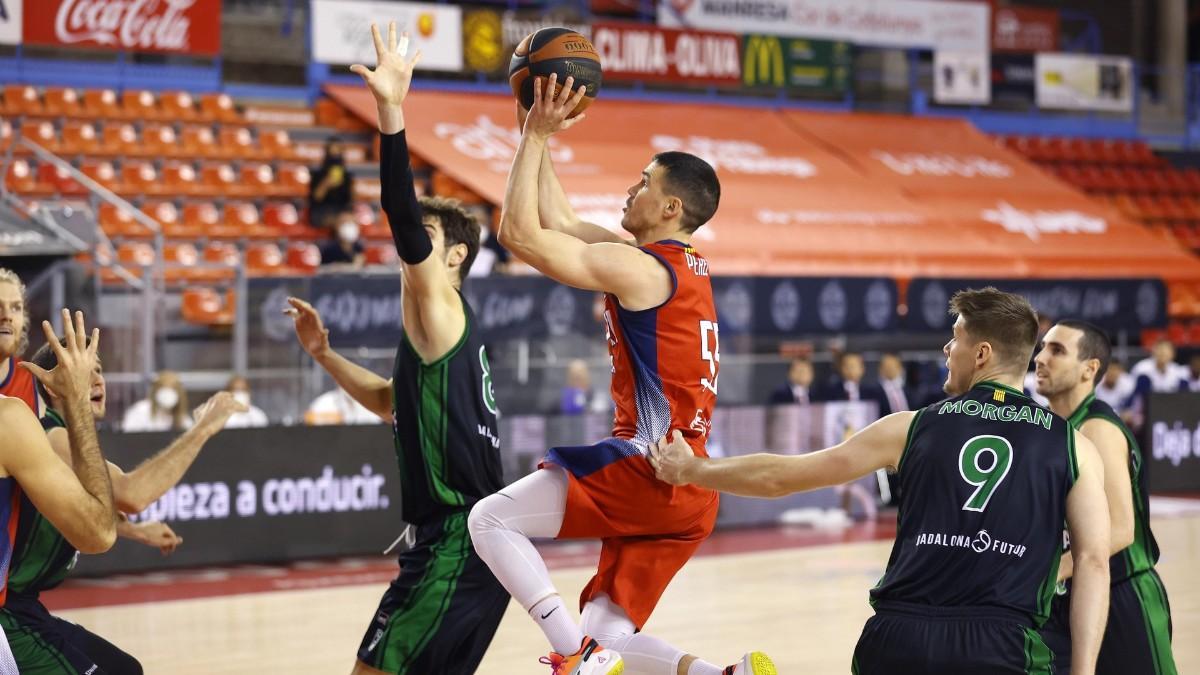 Dani Pérez, en un un partido sin público ante el Joventut