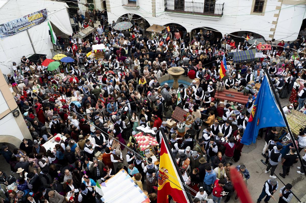 ¡Búscate en las imágenes de la Pedida de la Patatera de Malpartida de Cáceres!