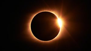 Los eclipses solares totales han sido registrados por numerosas civilizaciones durante milenios.