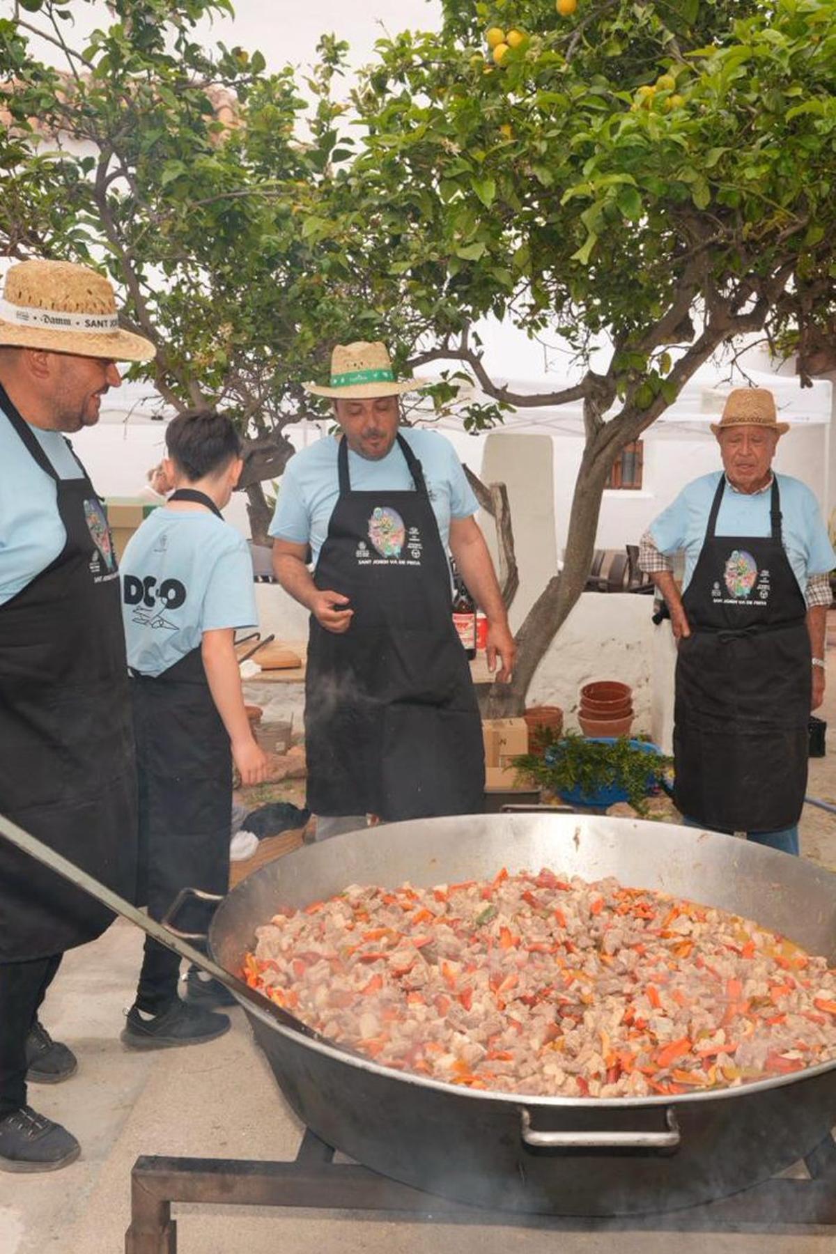 Más de 50 equipos compitieron por la mejor frita de Sant Jordi.