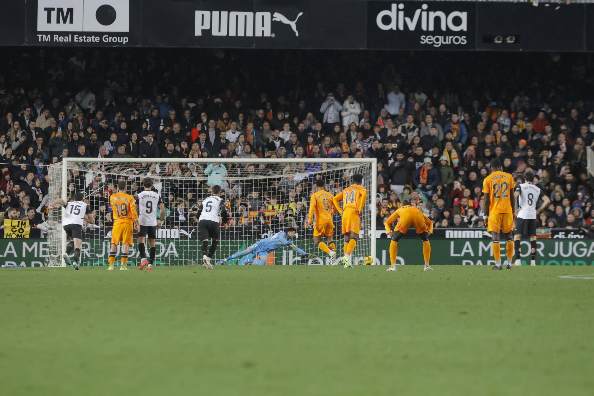 Las mejores fotos del partido entre el Valencia y el Real Madrid