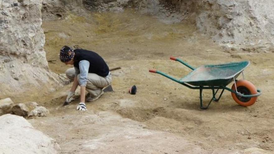 Feines d&#039;excavació al solar de l&#039;antiga Sala Ciutat de Manresa