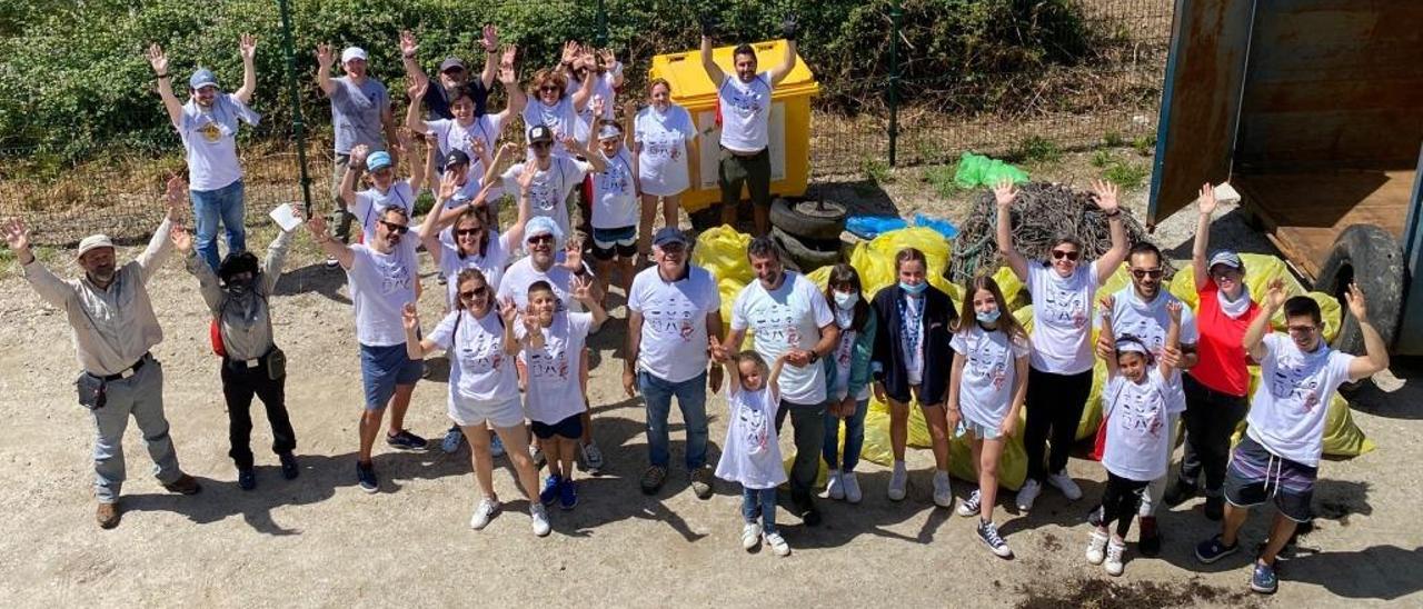 Representantes de SEO y voluntarios en la convocatoria efectuada desde O Grove.