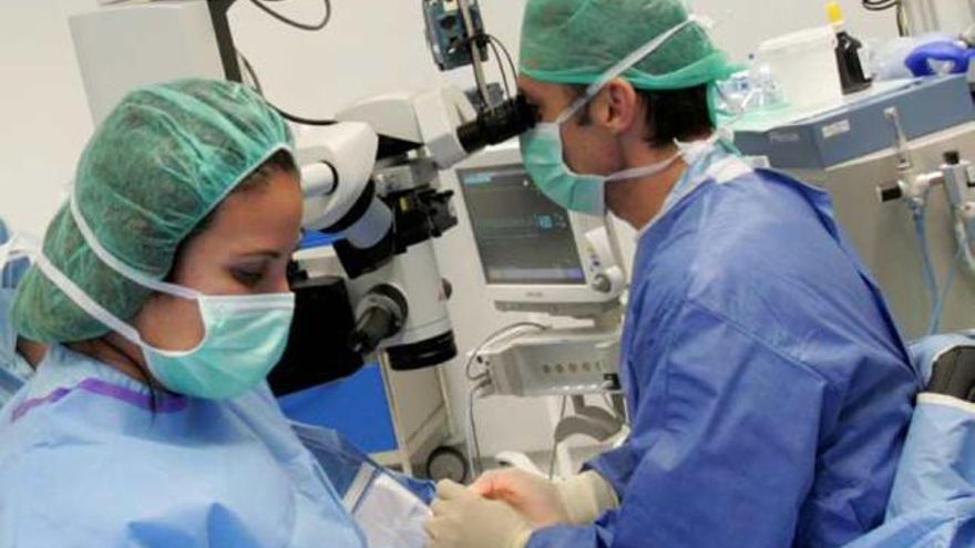 La nueva técnica reduce las incisiones quirúrgicas.
