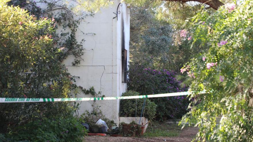 Incendio mortal en Formentera: La Policía Judicial analiza la casa en la que murió un hombre