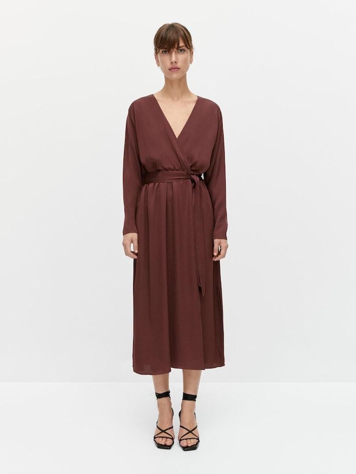 Vestido satinado de Massimo Dutti