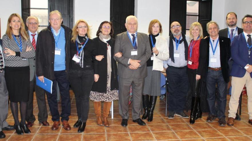 Los empresarios familiares celebran su tradicional brindis navideño