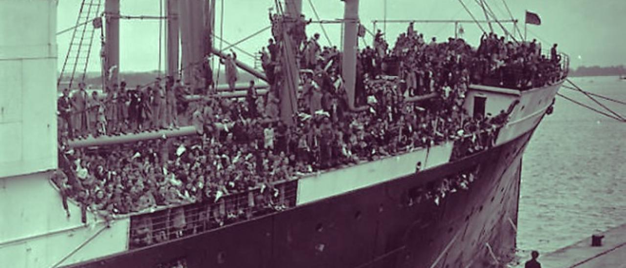Saída de refuxiados cara a México, no buque &#039;Sinaia&#039; en 1939