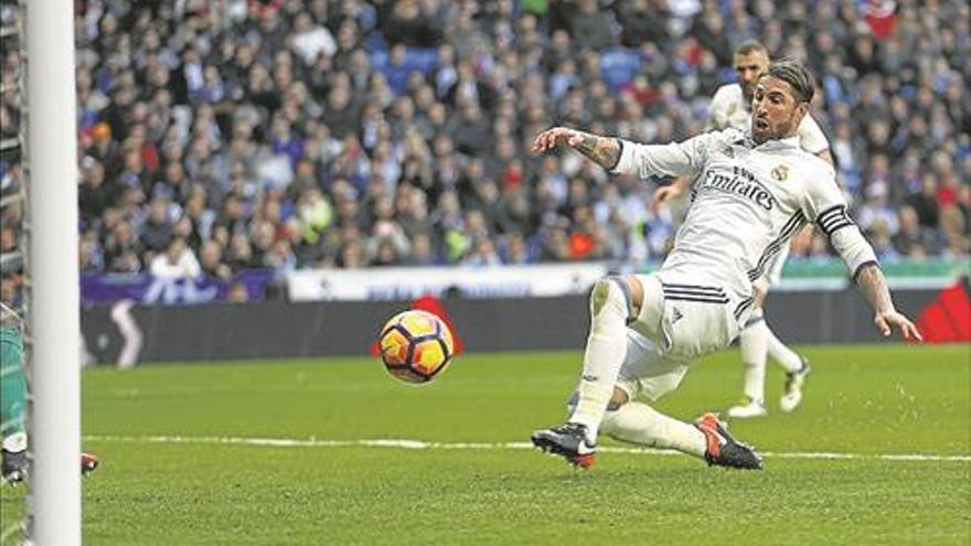 Ramos hace de goleador