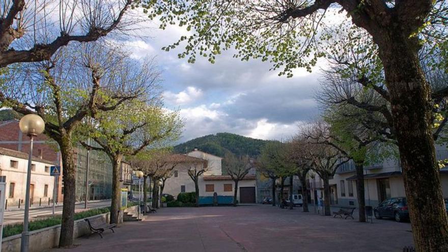 La plaça de la Generalitat de Santa Pau. | JORDI REMOLINS