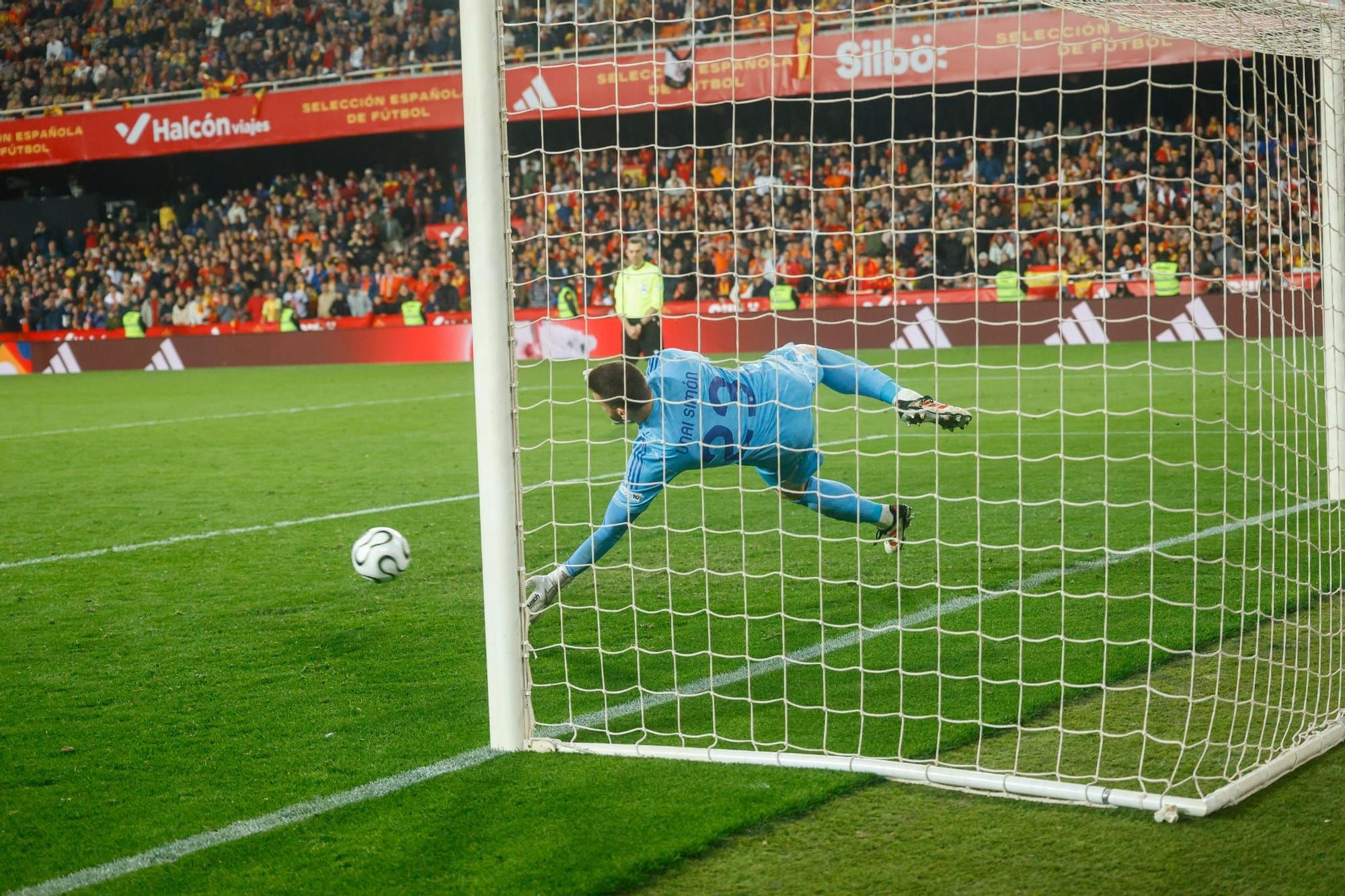 España - Países Bajos: ¡Así fue la tanda de penaltis en Mestalla!