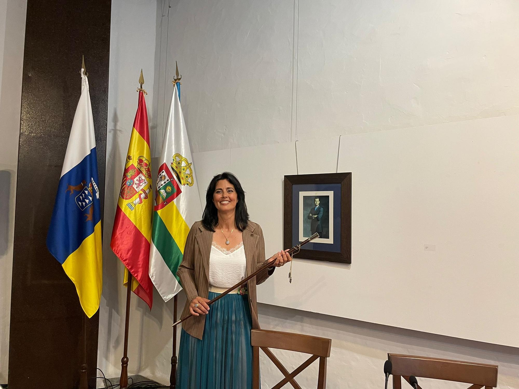 Evelia García toma posesión como nueva alcaldesa de Haría