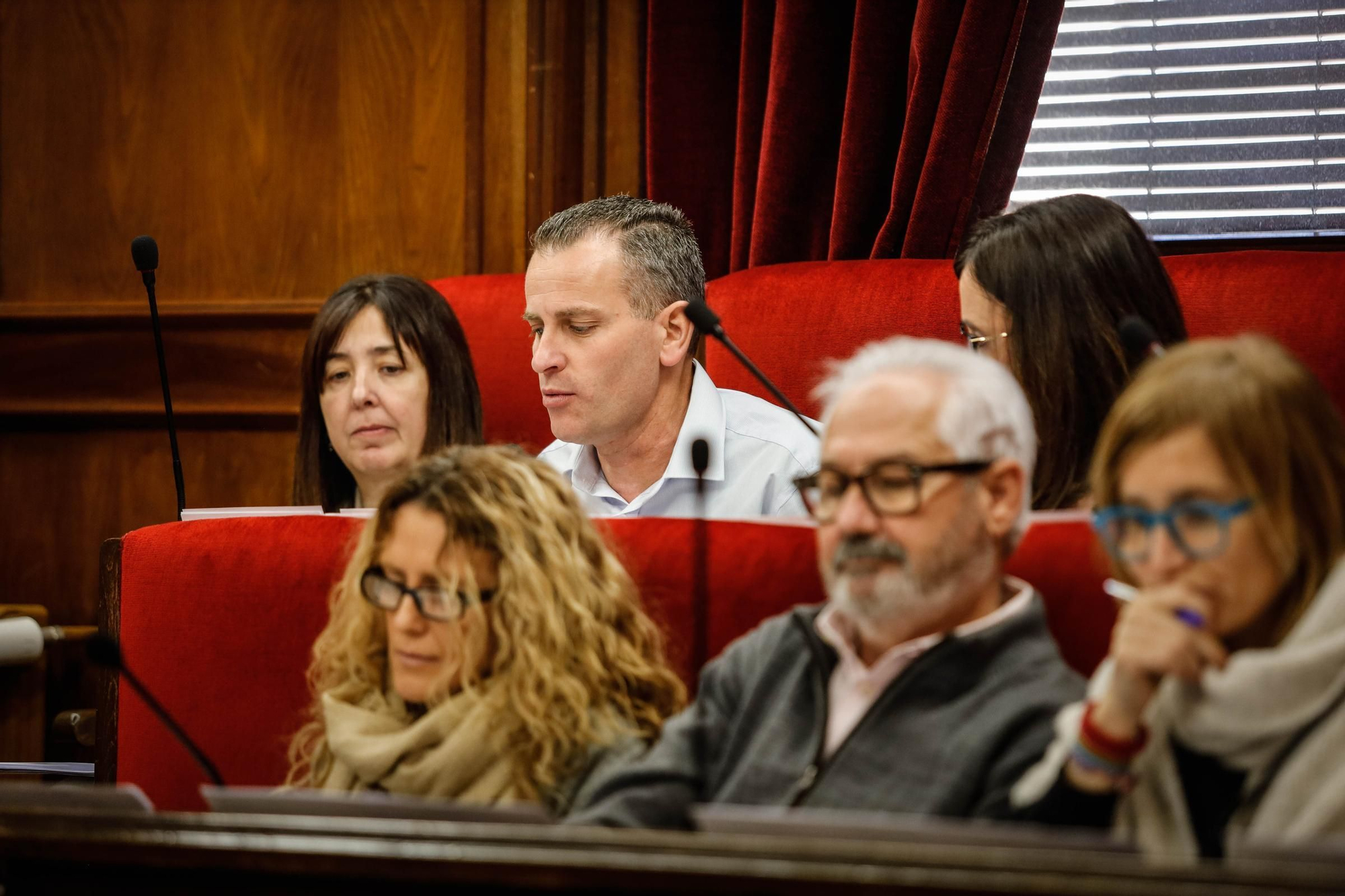 Imágenes del pleno de Alcoy