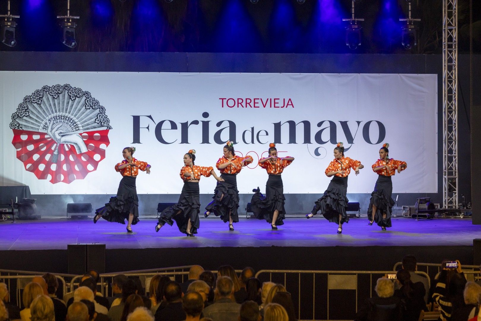 Por sevillanas en la Feria de Mayo de Torrevieja 2025