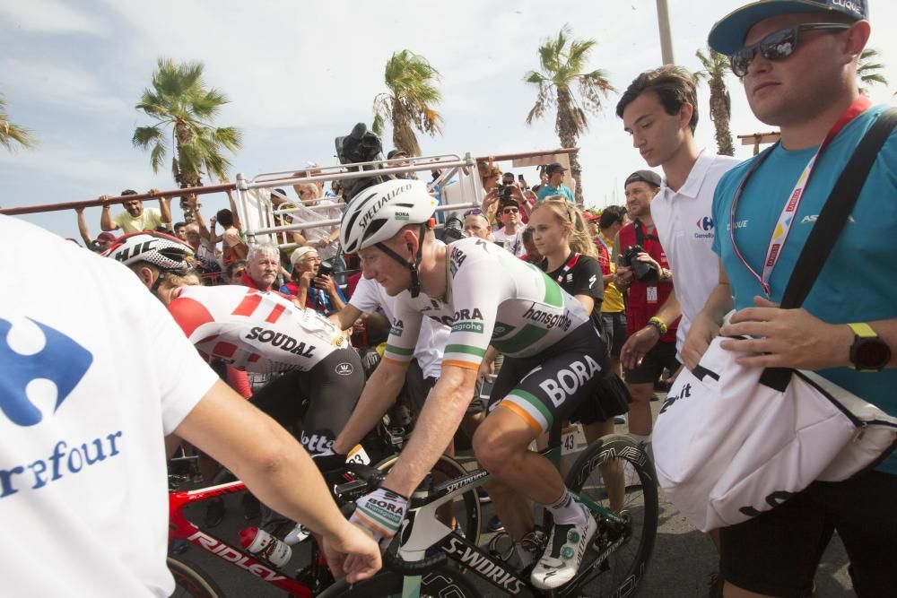 Llegada a Alicante de la tercera etapa de la Vuelta