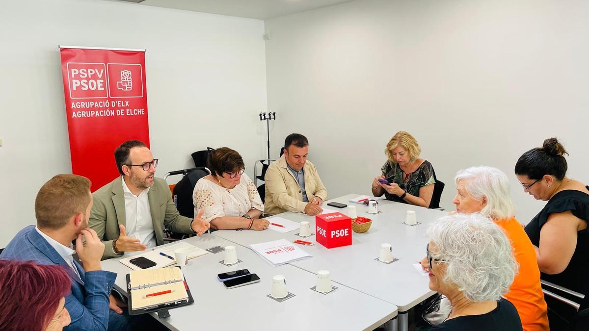 Reunión del PSOE ayer con la Plataforma de Dependencia