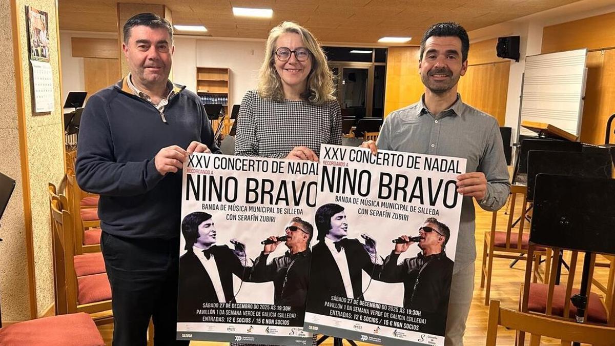 Presentación del concierto Recordando a Nino Bravo con Herminio Gómez, izquierda, Mónica González y Rafa Agulló