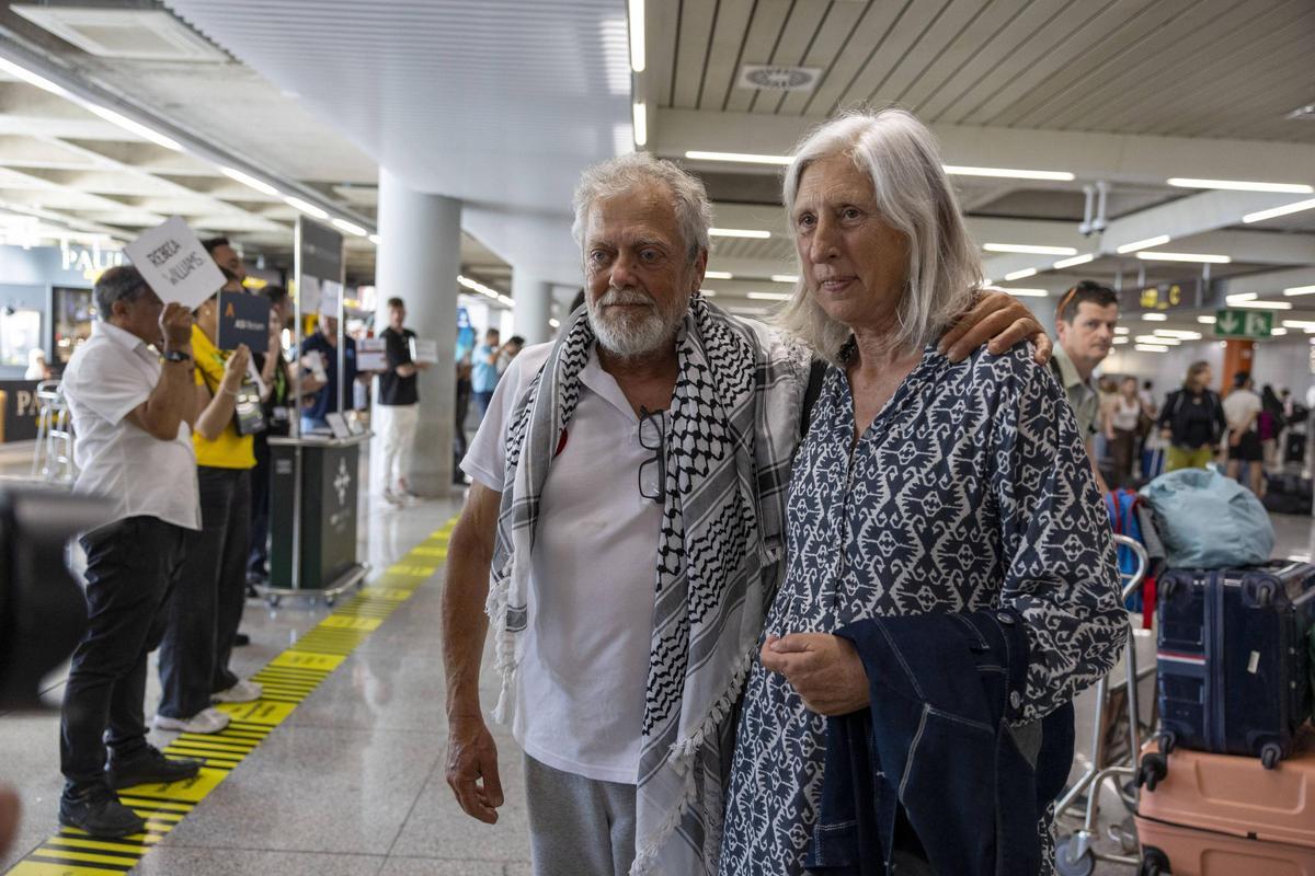 FOTOS | El mallorquín de la flotilla a Gaza denuncia agresiones y torturas al regresar a Palma