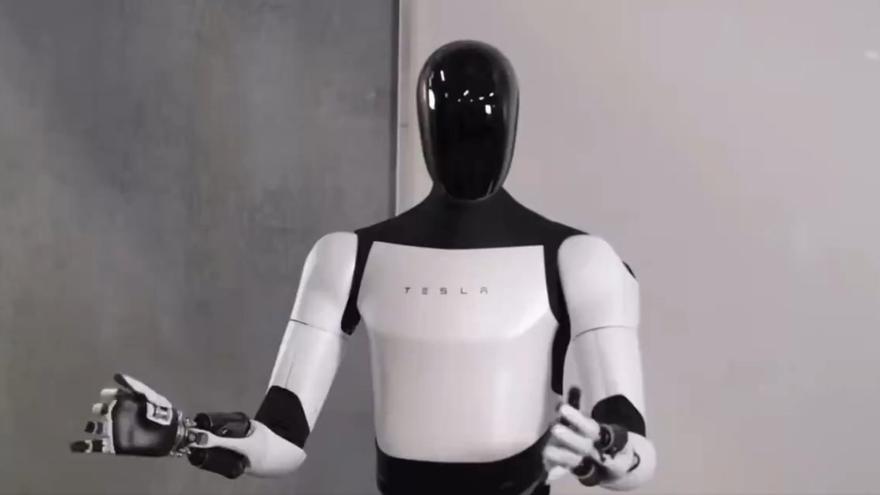 Tesla utilitza per primera vegada robots humanoides a les seves fàbriques de cotxes