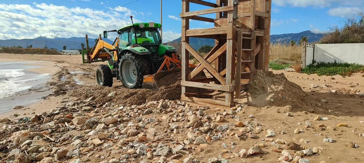 Trabajos para proteger infraestucturas en la costa.