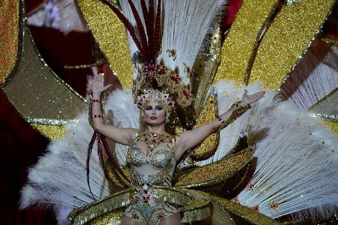 21-02-2020 LAS PALMAS D GRAN CANARIA. Elección de la Reina del Carnaval. Candidata 1. AIRVEMA INSULAR presenta a Miriam Silva Sánchez con un diseño de Samuel Castellano titulado Hija de la profecía.