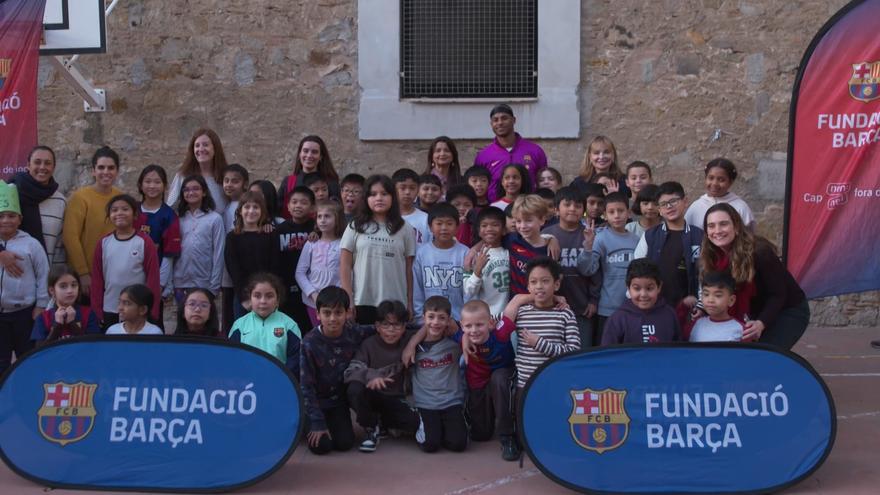 Así fue la visita de Rashford a varias escuelas de Barcelona por Navidad