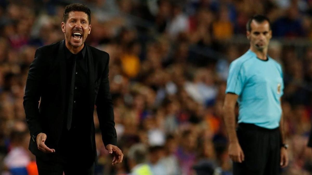 Diego Simeone, en el partido de este miércoles en el Camp Nou.