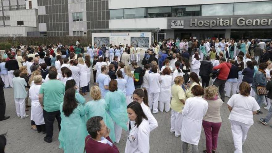 Los enfermeros exigen conocer las causas del contagio y depurar responsabilidades