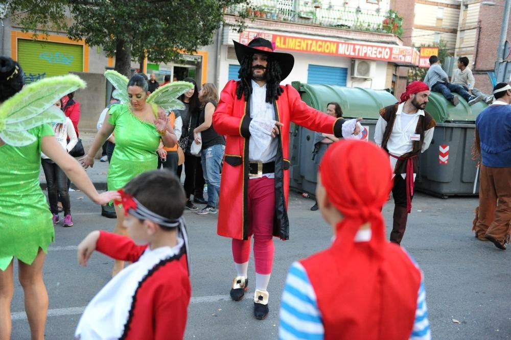 Vistabella saca su carnaval a las calles