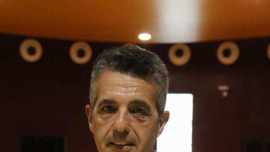 El ponente, Alfonso Díaz Madero.