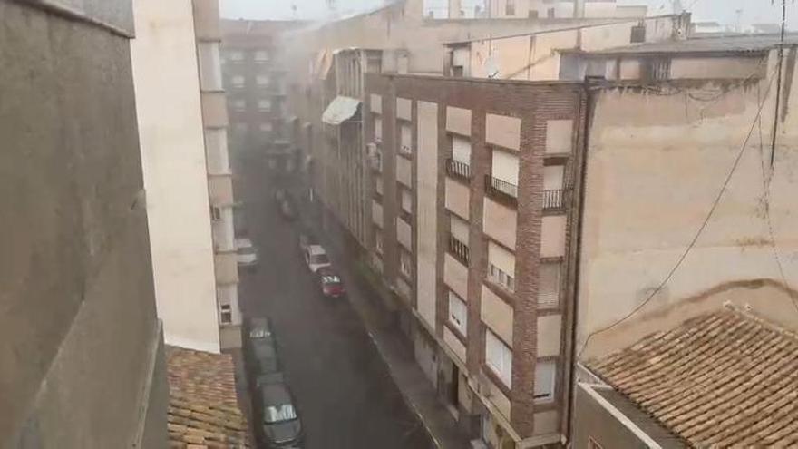 Alarma en la Región de Murcia por granizada y vientos fuertes: caen 50 rayos por minuto en Calasparra
