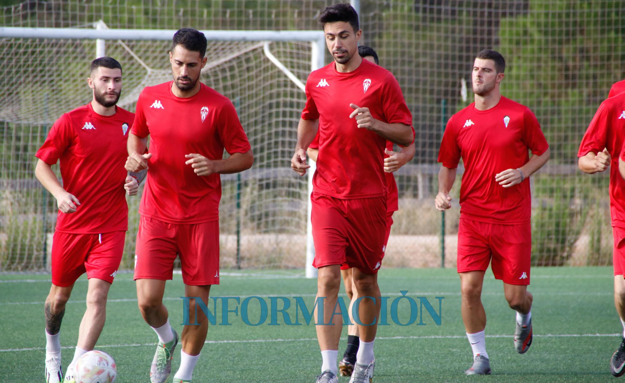 El Alcoyano de Parras encara su último mes antes de su debut liguero