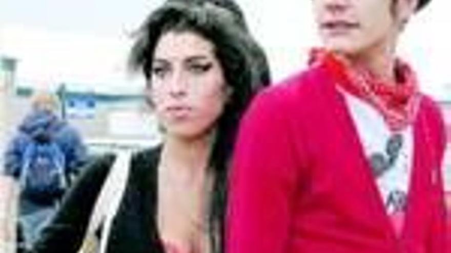 Amy Winehouse. Los suegros de la cantante quieren que deje a su hijo