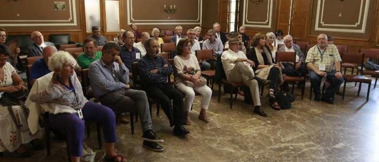 Público en las jornadas de ayer en el Liceo. // Jesús Regal