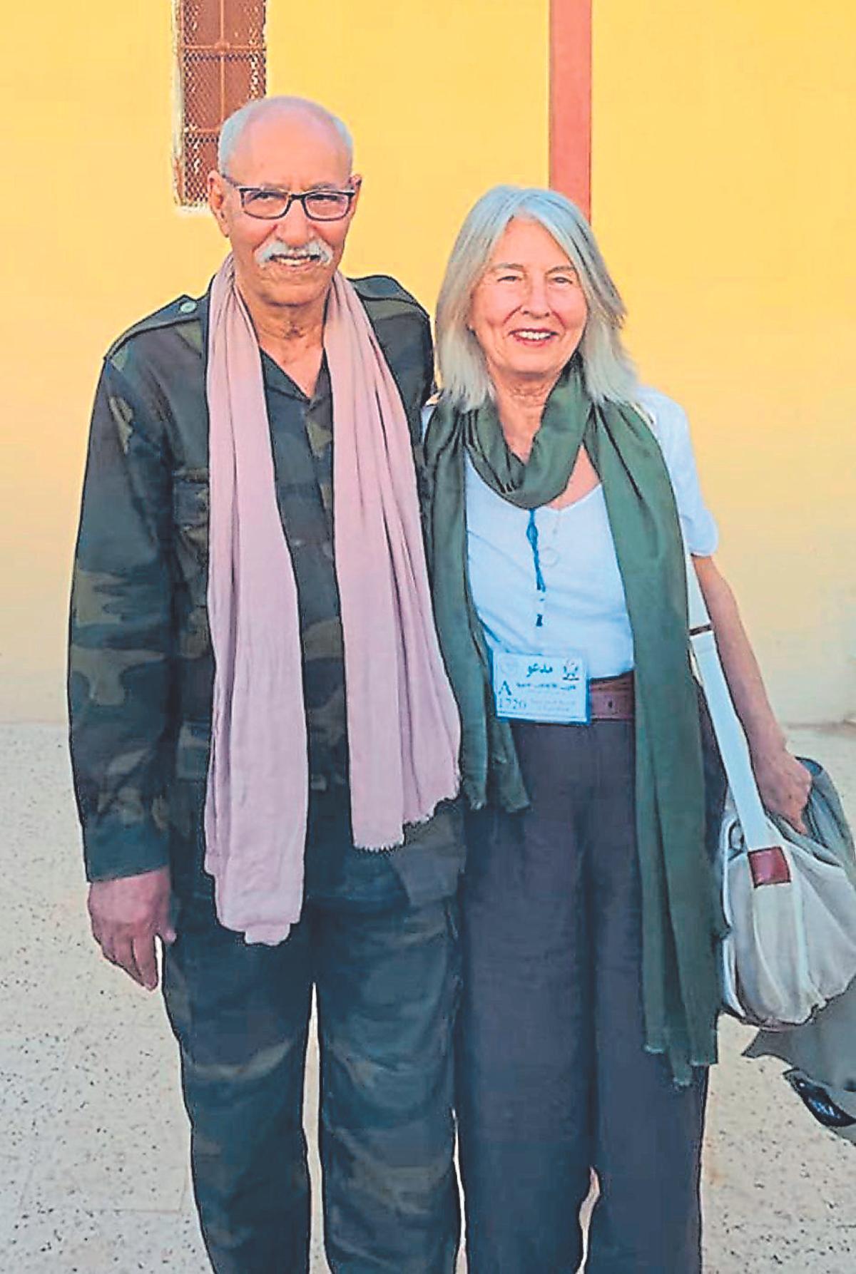 El presidente de la RASD, Brahim Gali, y Catalina Roselló.